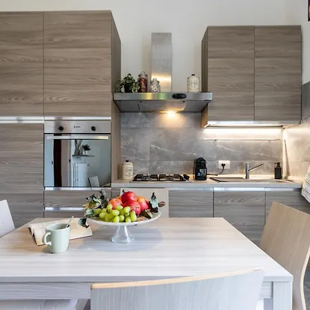 דירה Alloggio Moderno In Centro Citta מונצה